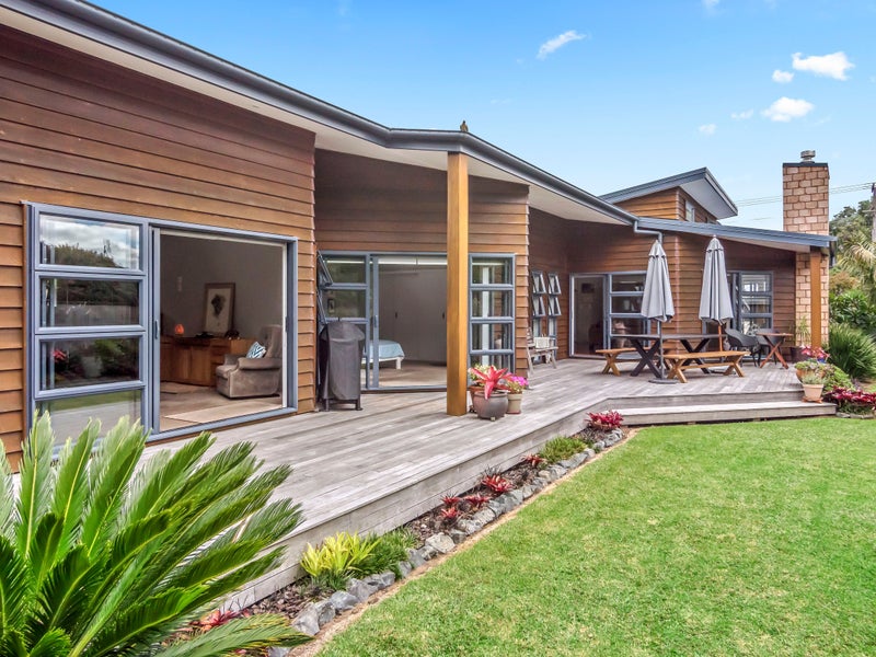 77 Ladies Mile, Manly, Whangaparaoa - Carousel 1