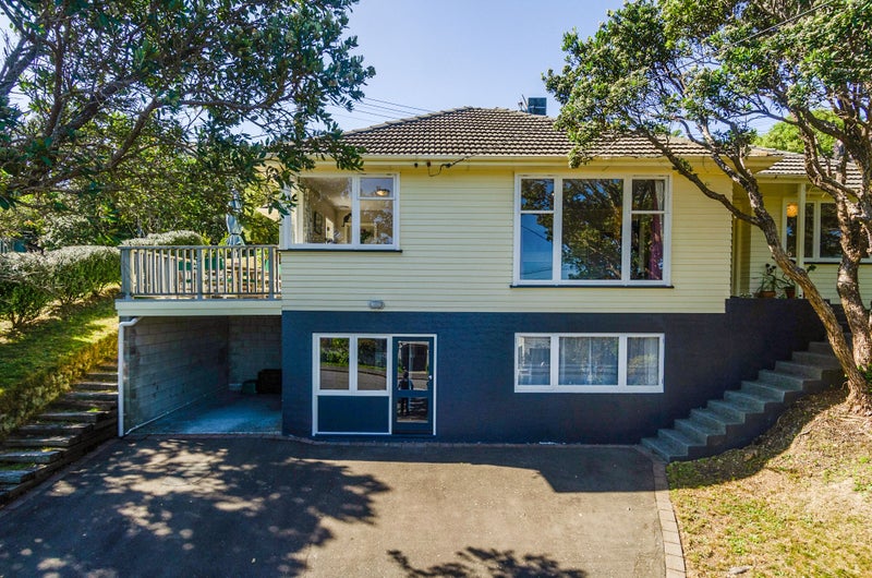 27 Croydon Street, Karori, Wellington - Carousel 1
