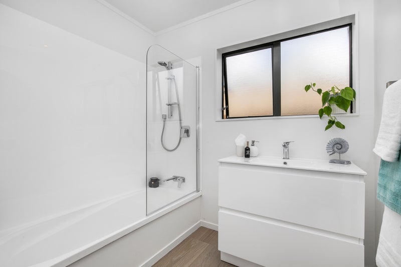 32 Blueridge Close, Sunnyvale, Auckland - Carousel 13