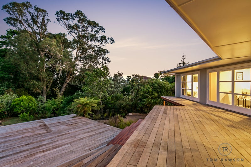 19 Cockle Bay Road, Cockle Bay, Auckland - Carousel 1