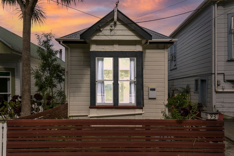 93 Te Wharepouri Street, Berhampore, Wellington - Carousel 1