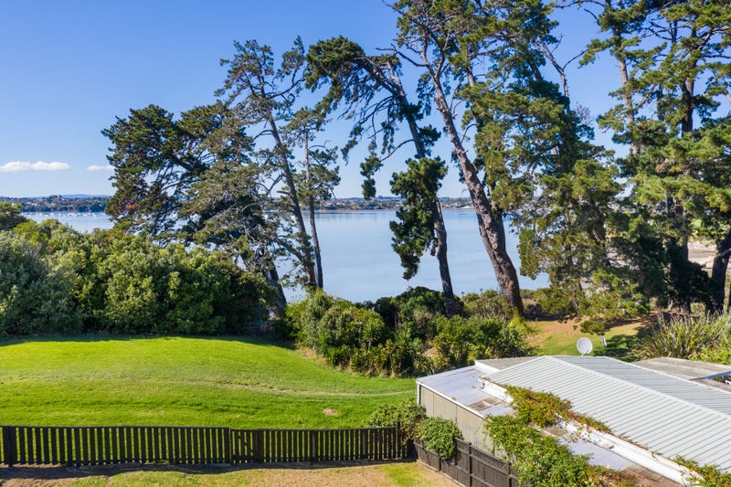 48 Silverton Avenue, Wai o Taiki Bay, Auckland - Carousel 2