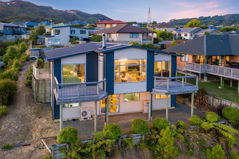 15 James Nairn Grove, Riverstone Terraces, Upper Hutt - Carousel 2