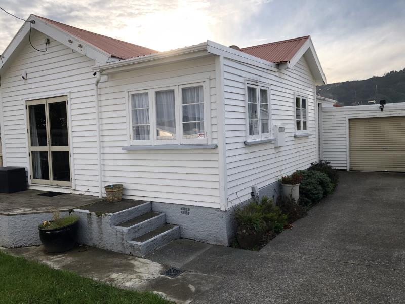 11 Sinclair Street, Ebdentown, Upper Hutt - Carousel 1