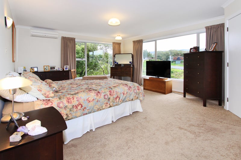 10 Mcmahon Way, Paparangi, Wellington - Carousel 10