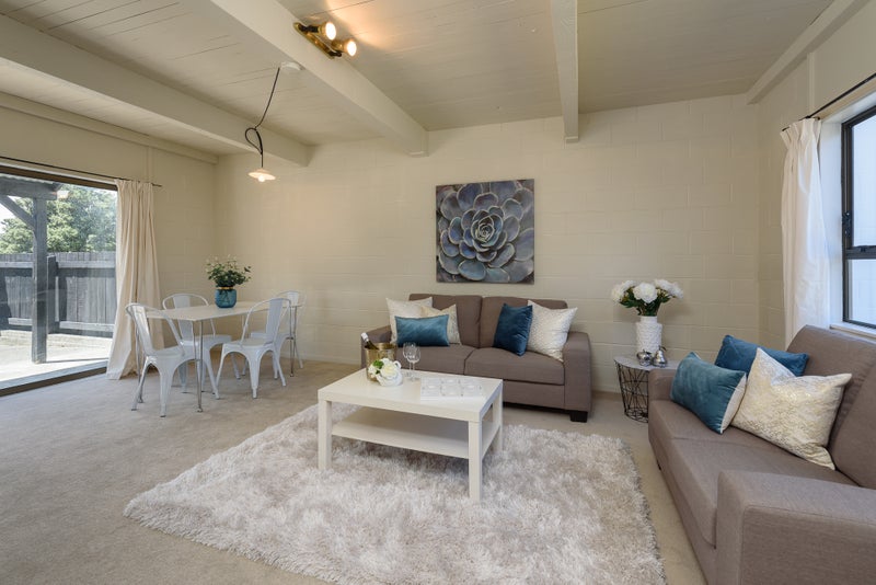 136 Akaroa Drive, Maupuia, Wellington - Carousel 2