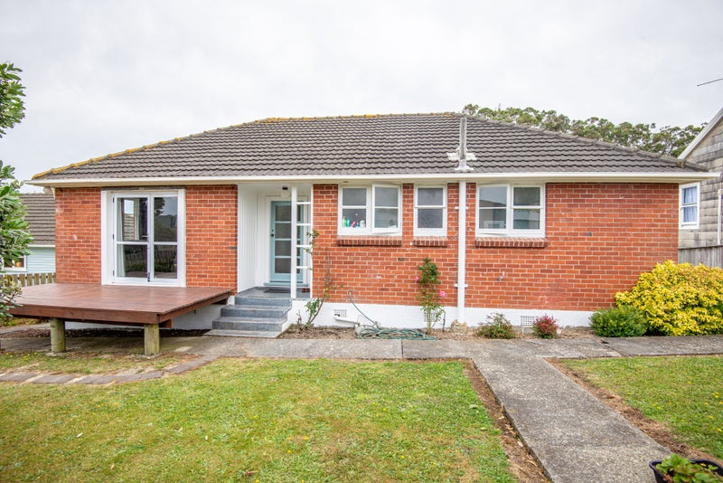 16 Mexted Crescent, Ranui, Porirua - Carousel 2