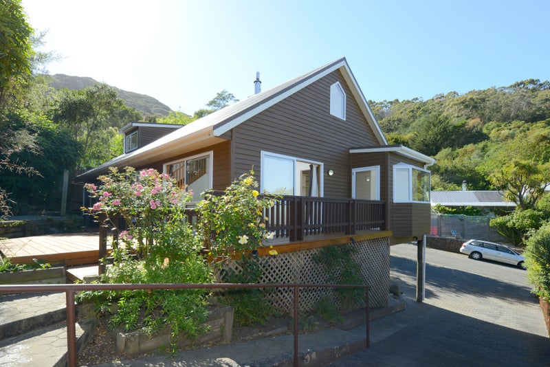 9A College Road, Lyttelton - Carousel 1