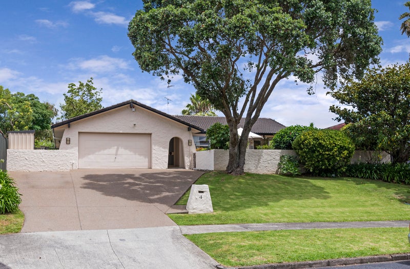 4 Estelle Place, Farm Cove, Auckland - Carousel 1