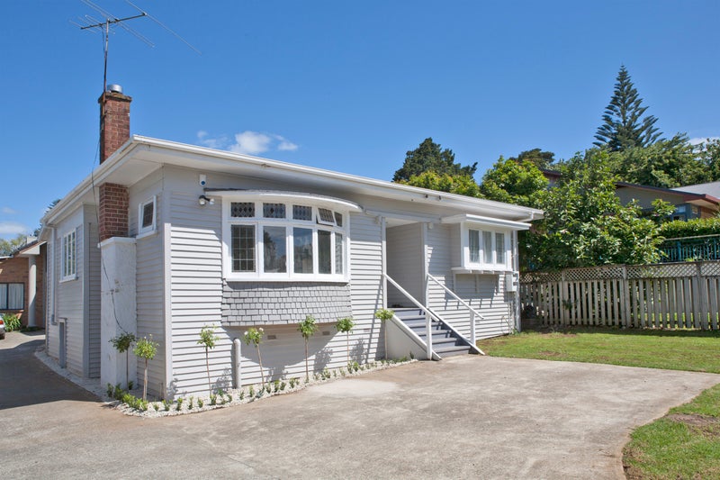 12 Epworth Avenue, Royal Oak, Auckland - Carousel 1