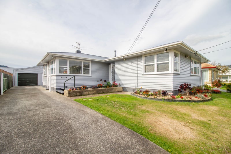 20 Rosebank Avenue, Avalon, Lower Hutt - Carousel 1