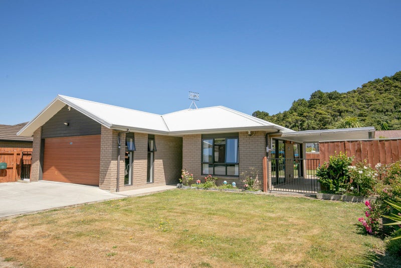 33 Sun Valley Grove, Wainuiomata, Lower Hutt - Carousel 20