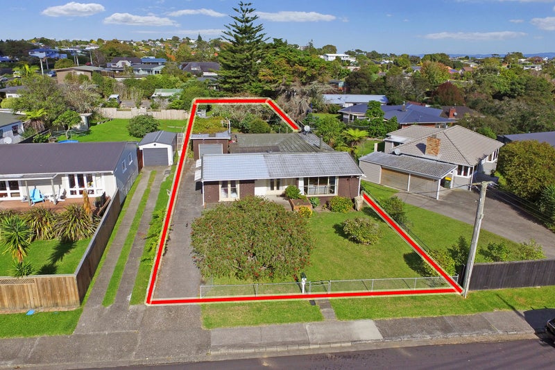 32 Sunnyhaven Avenue, Beach Haven, Auckland - Carousel 2