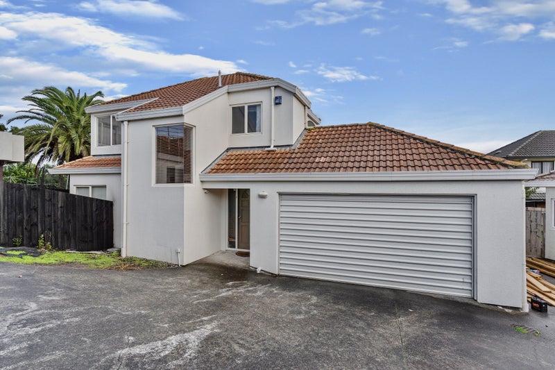 2/5 Juvena Place, Clover Park, Auckland - Carousel 2