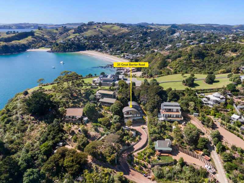 35 Great Barrier Road, Oneroa, Waiheke Island - Carousel 2