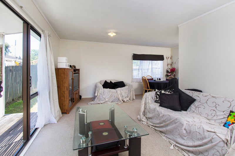 1/29 De Quincey Terrace, Highland Park, Auckland - Carousel 2