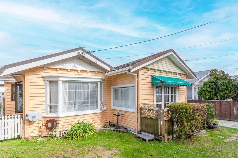 64 Miramar Avenue, Miramar, Wellington - Carousel 1