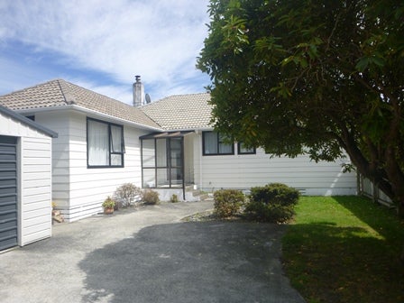11 Waldie Grove, Avalon, Lower Hutt - Carousel 1