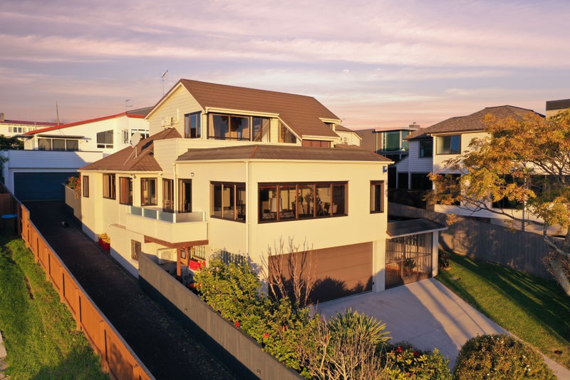 15 Takitimu Street, Orakei, Auckland - Carousel 1