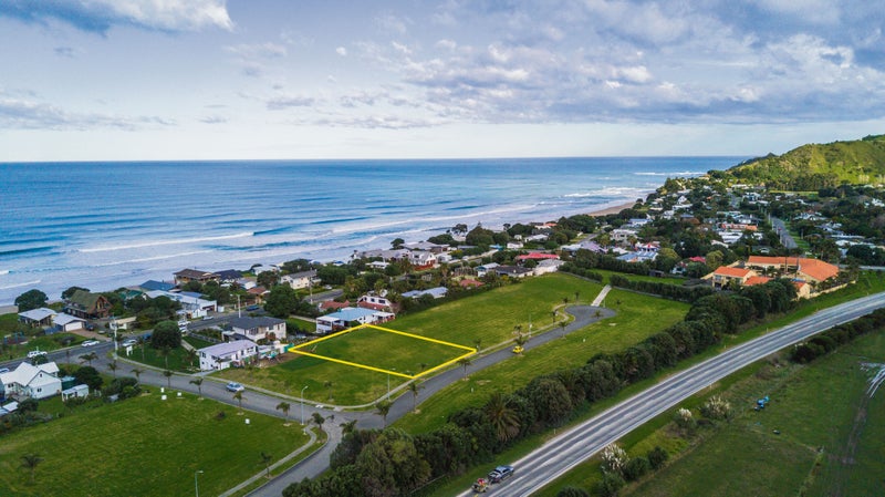 6 Beach Cove, Wainui, Gisborne - Carousel 1