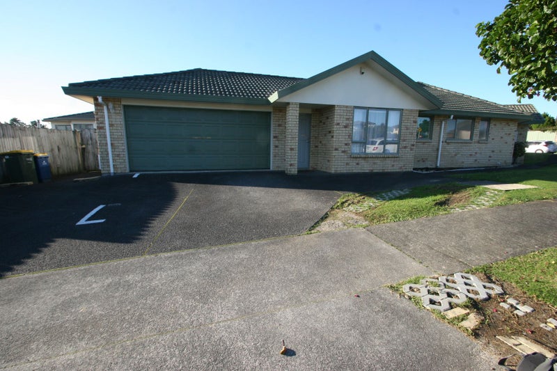 42 Summerland Drive, Henderson, Auckland - Carousel 1