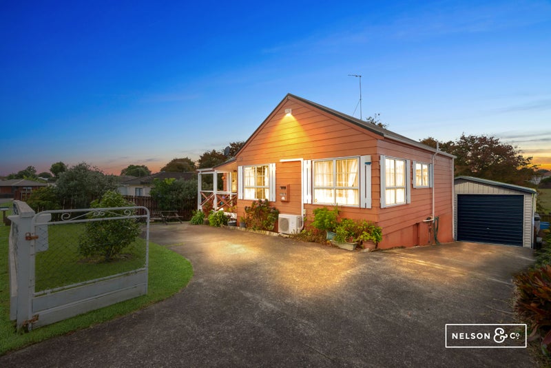 32 Janese Place, Weymouth, Auckland - Carousel 1