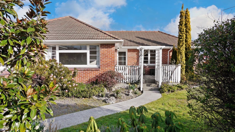 2 Cresswell Avenue, Burwood, Christchurch - Carousel 1