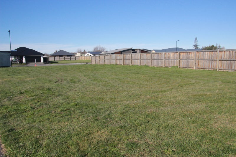 2 Picadilly Avenue, Casebrook, Christchurch - Carousel 1