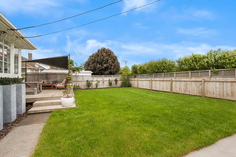 8 Coral Crescent, Panmure, Auckland - Carousel 2
