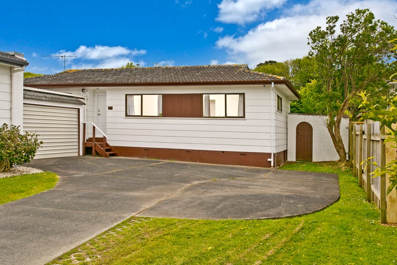 1/12 Mannering Place, Hillcrest, Auckland - Carousel 2