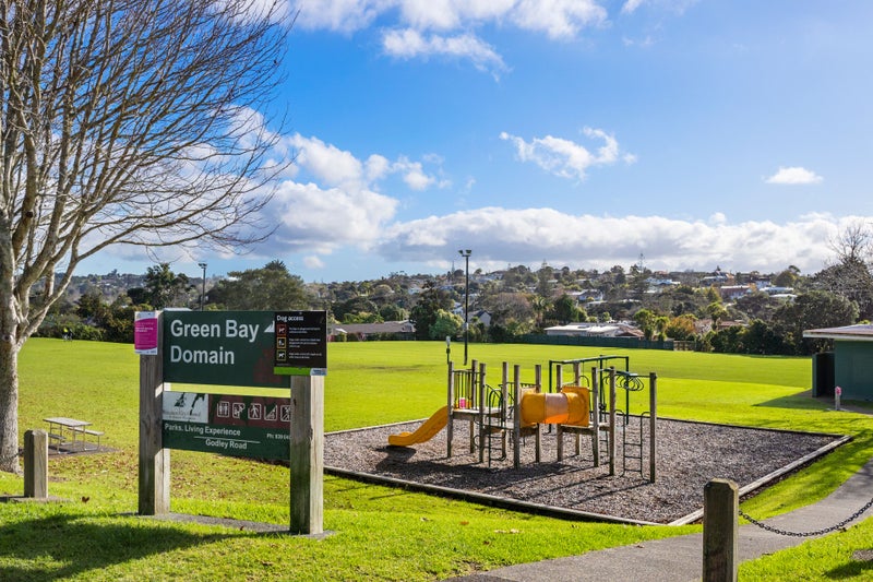 2/58 Cliff View Drive, Green Bay, Auckland - Carousel 16