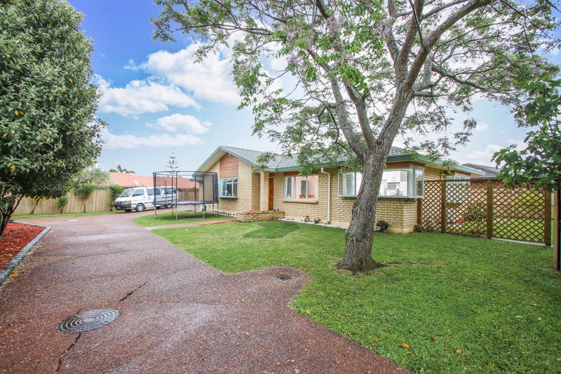 46 Frank Nobilo Drive, Golflands, Auckland - Carousel 1