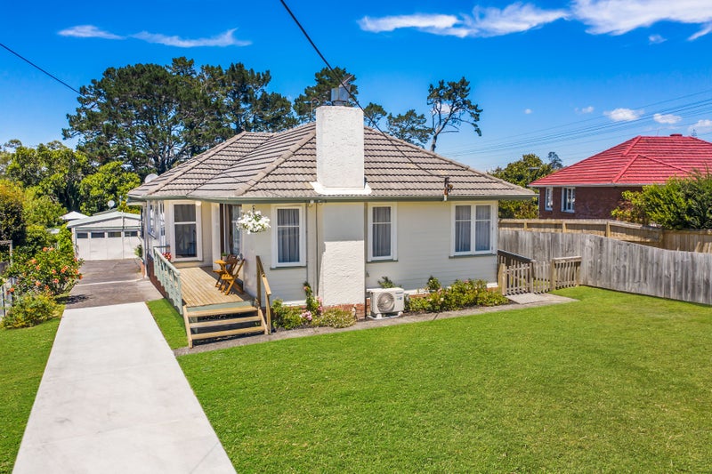 16 Bedford Street, Te Atatu South, Auckland - Carousel 1