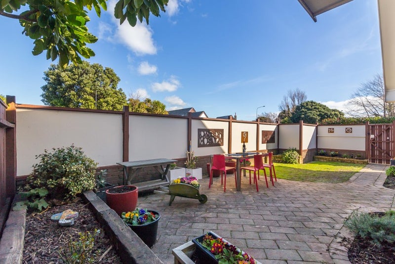 1/18 Wai-Iti Crescent, Woburn, Lower Hutt - Carousel 2