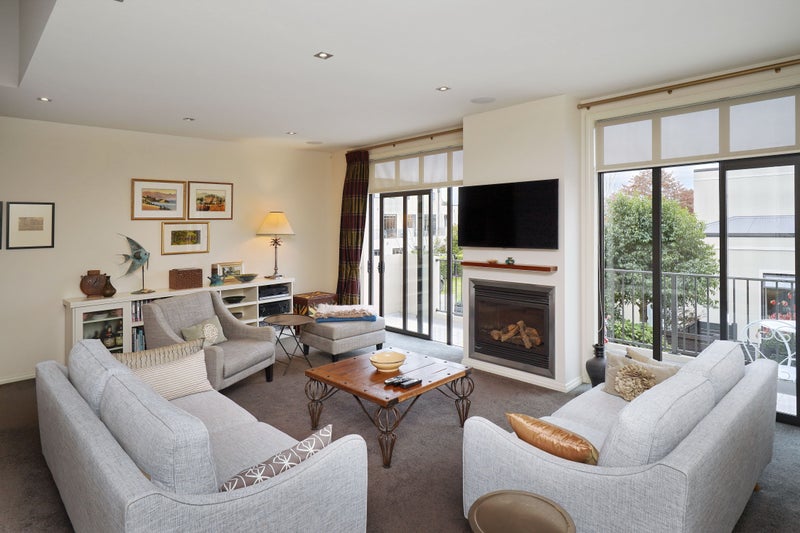 6 Country Club Terrace, Northwood, Christchurch - Carousel 1