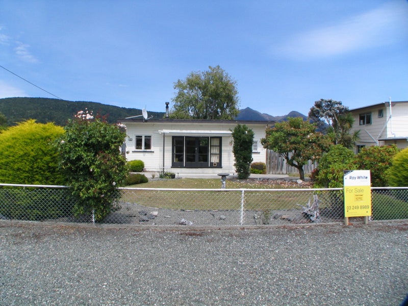 28 HOME ST, Manapouri, Manapouri - Carousel 2