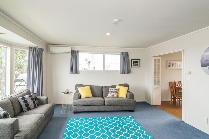 6 Cheltenham Terrace, Newlands, Wellington - Carousel 2