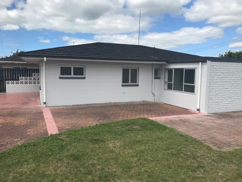 1/3 Dunlop Road, Te Puke, Te Puke - Carousel 1