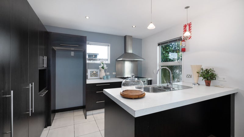 24 Mona Vale Avenue, Riccarton, Christchurch - Carousel 1