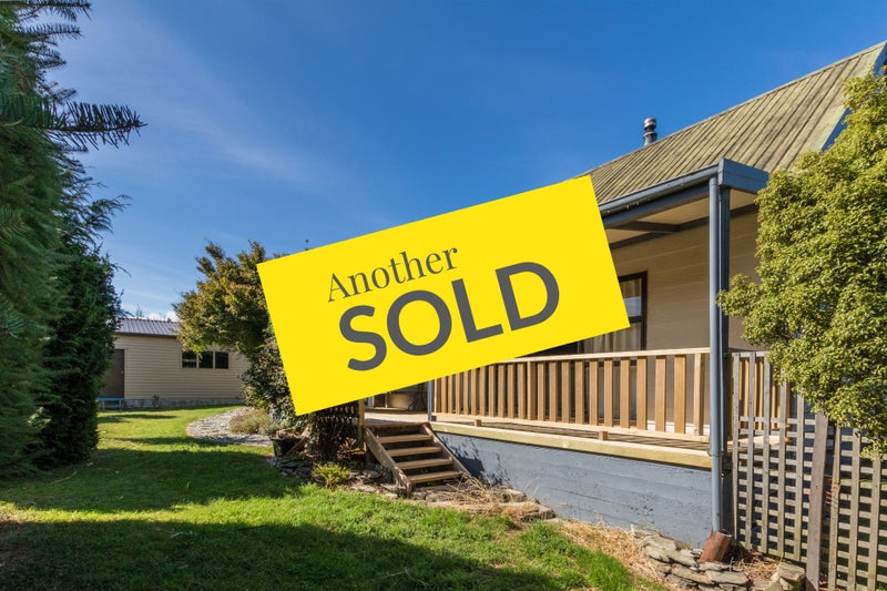 90 Parry Crescent, Wanaka - Carousel 1