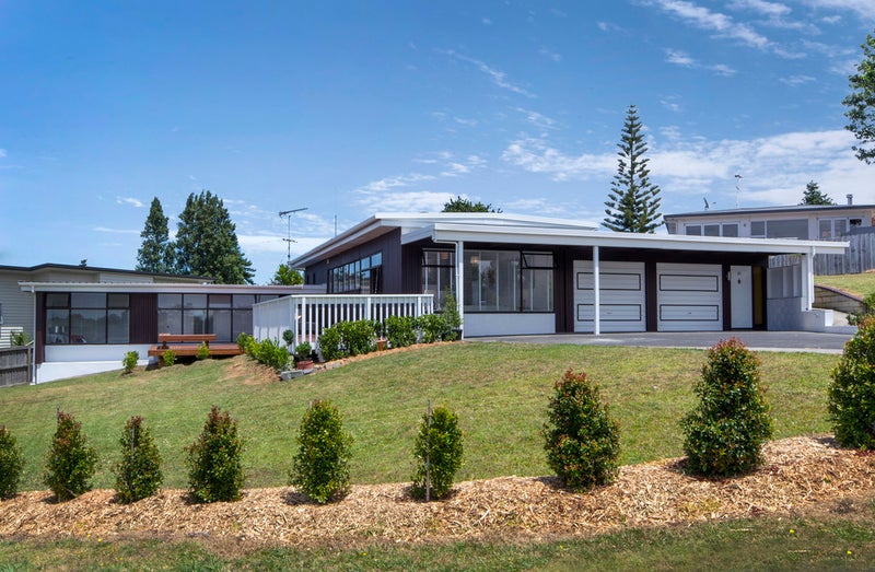 21 Churchill Road, Cockle Bay, Auckland - Carousel 2