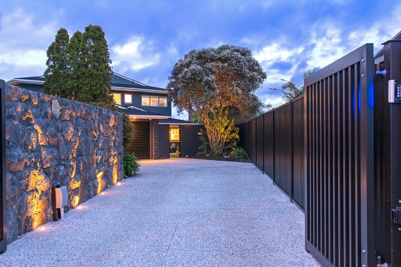 14 Davita Place, Farm Cove, Auckland - Carousel 1