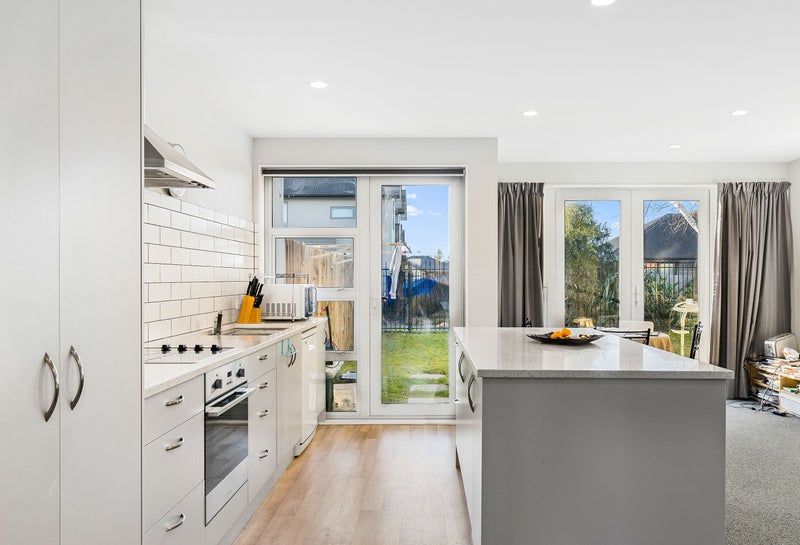 37 Eric Adam Way, Linwood, Christchurch - Carousel 2