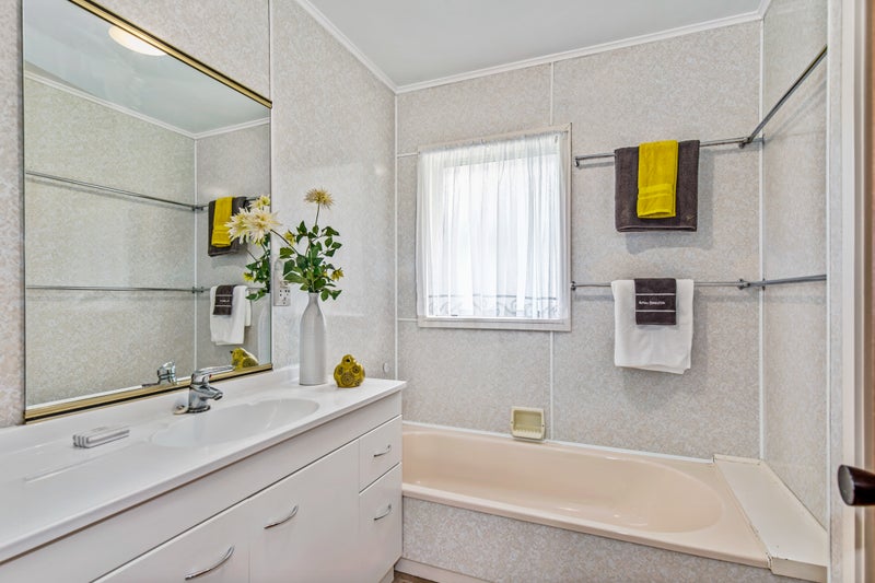 8 Marco Place, Highland Park, Auckland - Carousel 10