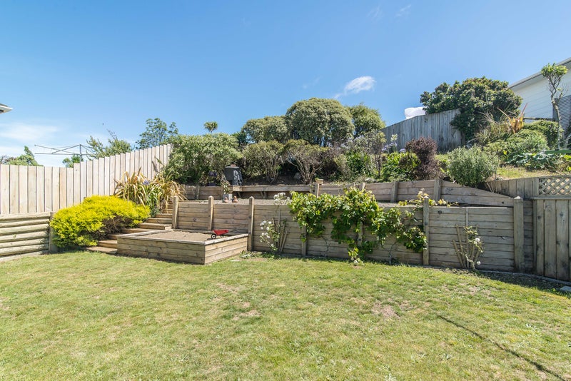 6 Cheltenham Terrace, Newlands, Wellington - Carousel 10
