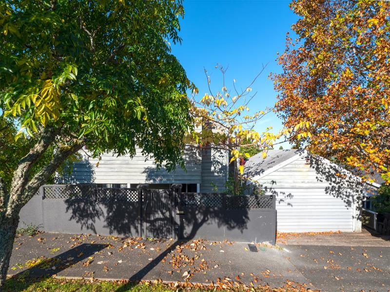 1B Cotter Avenue, Remuera, Auckland - Carousel 1