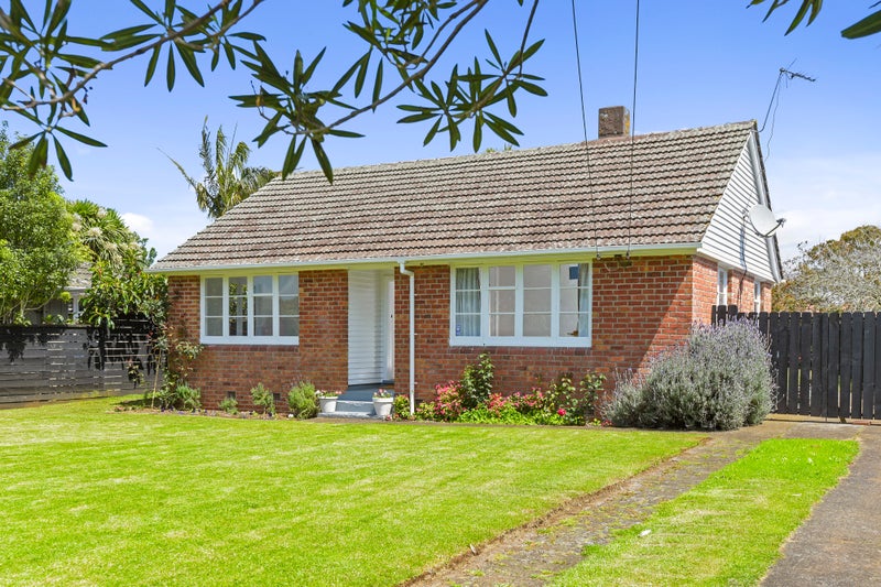 18 Alamein Road, Panmure, Auckland - Carousel 1