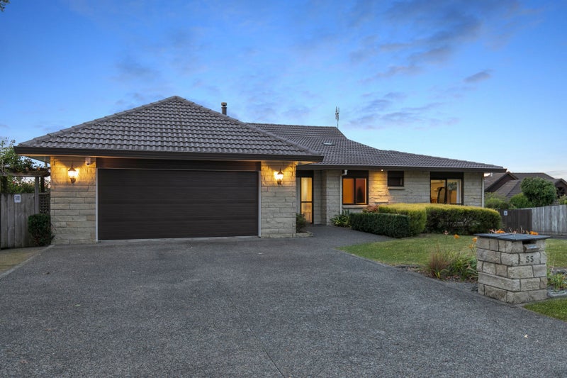 55 Rushgreen Avenue, Pahurehure, Papakura - Carousel 1