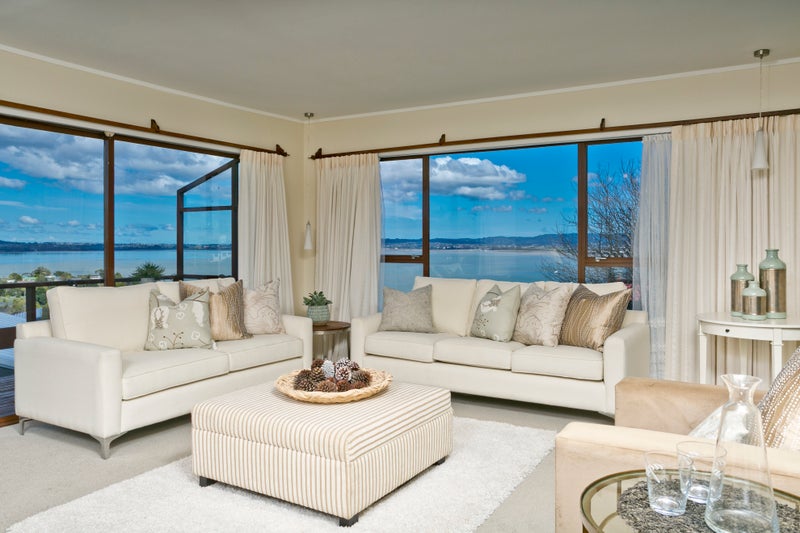 42 Hadfield Street, Beach Haven, Auckland - Carousel 2