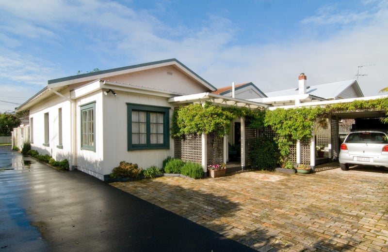 4 Epworth Avenue, Royal Oak, Auckland - Carousel 2